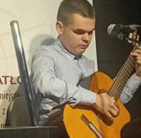 Najpiękniejsze pieśni w Światłowni – koncert Rolanda Świstka