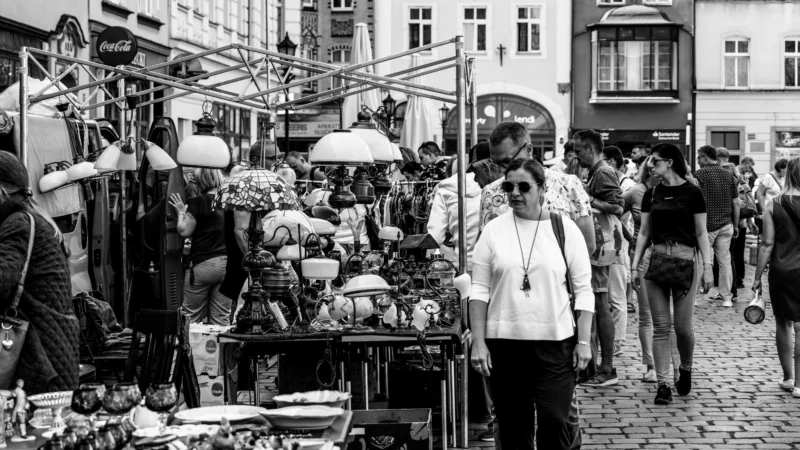 Giełda Staroci, Numizmatów i Osobliwości